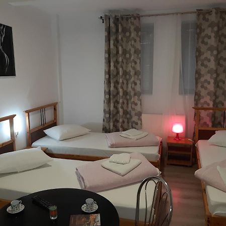 Carol 51 Hostel Bukareszt Zewnętrze zdjęcie