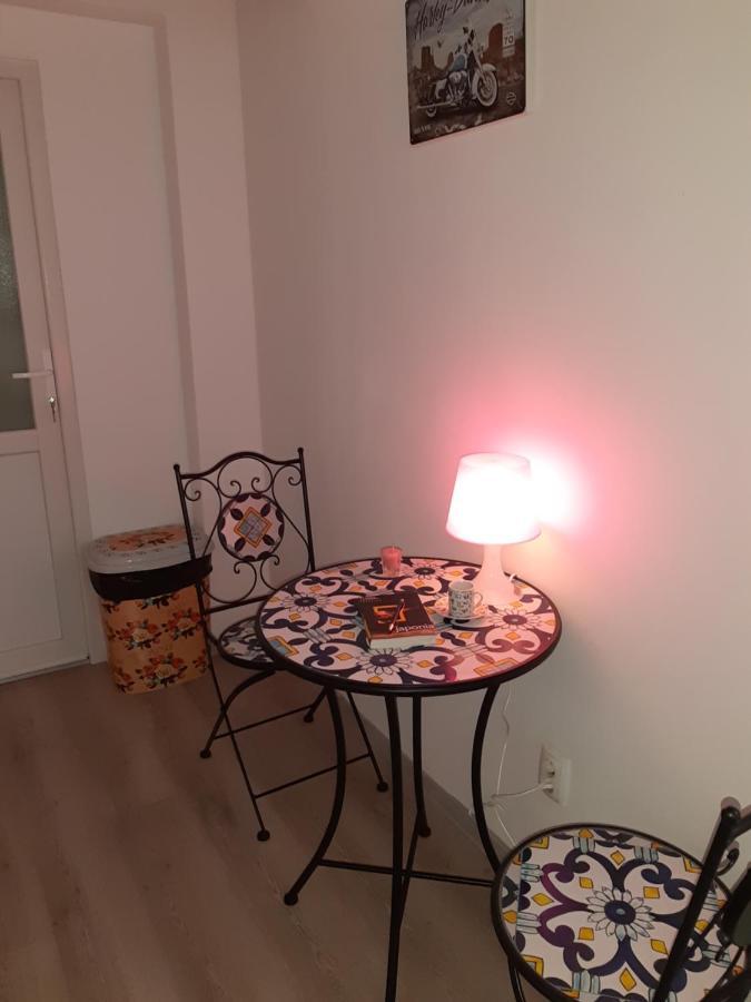 Carol 51 Hostel Bukareszt Zewnętrze zdjęcie