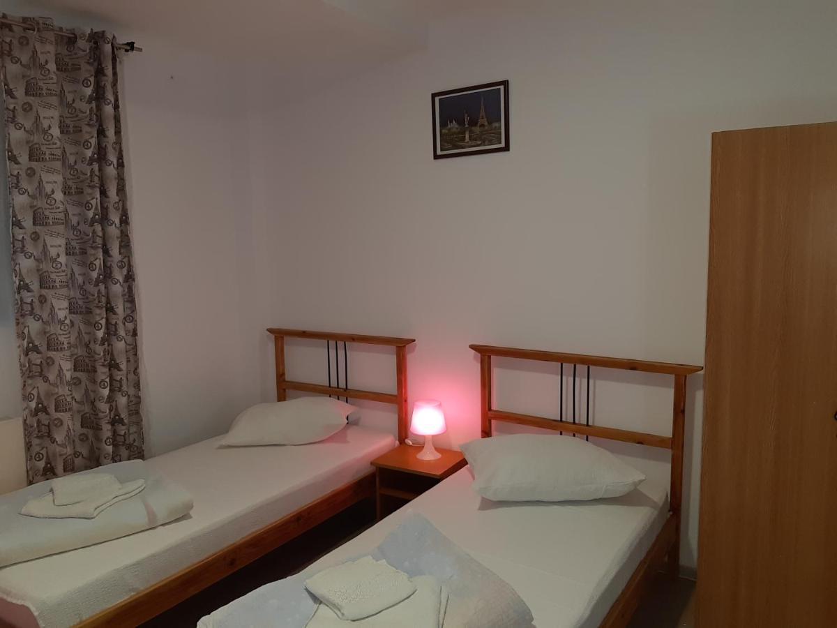 Carol 51 Hostel Bukareszt Zewnętrze zdjęcie